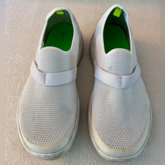 OOFOS 00mg Low Women’s White Slip-On Sneakers, Cushioned Comfort, 8.5 - Picture 4 of 16